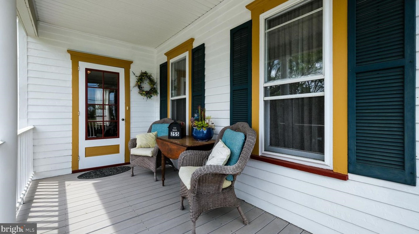 255 Yardley Ave, Levittown PA 19054-1119 exterior