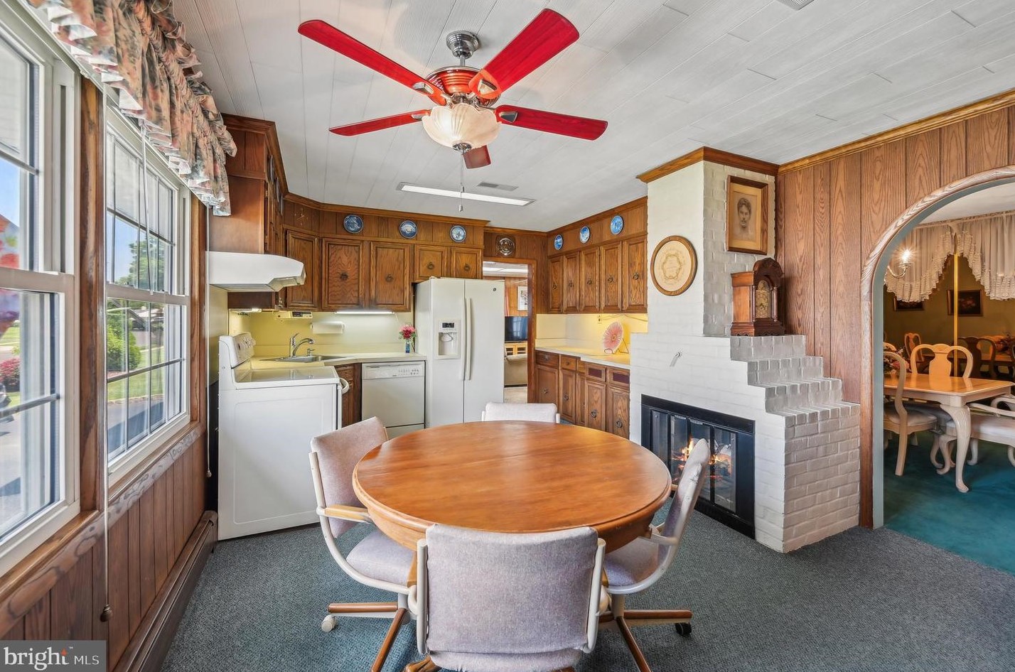 56 Timber Ln, Levittown PA 19054-2923 exterior