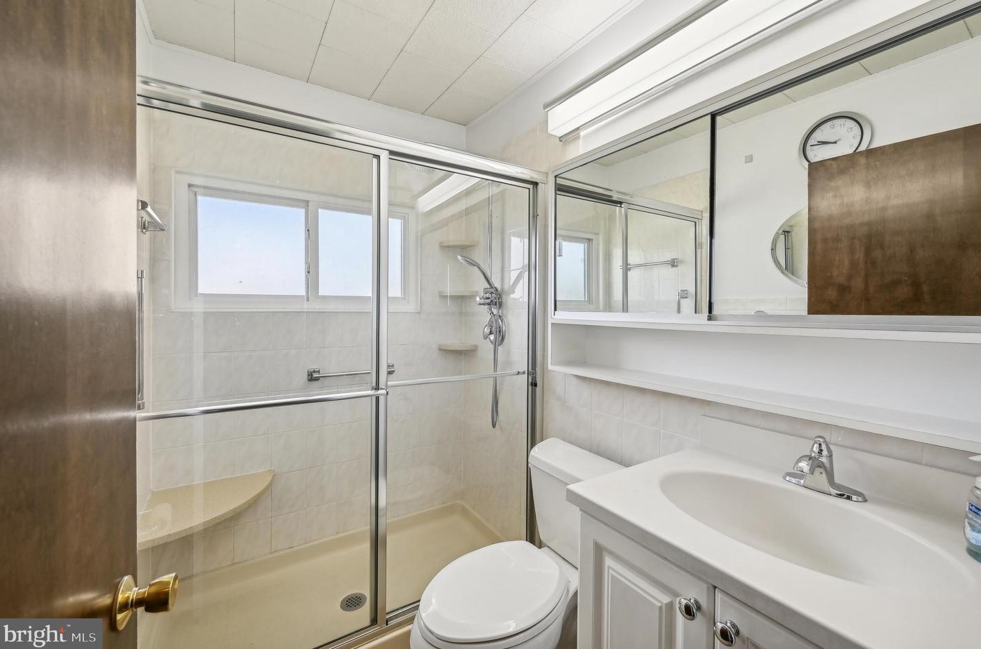 56 Timber Ln, Levittown PA 19054-2923 exterior