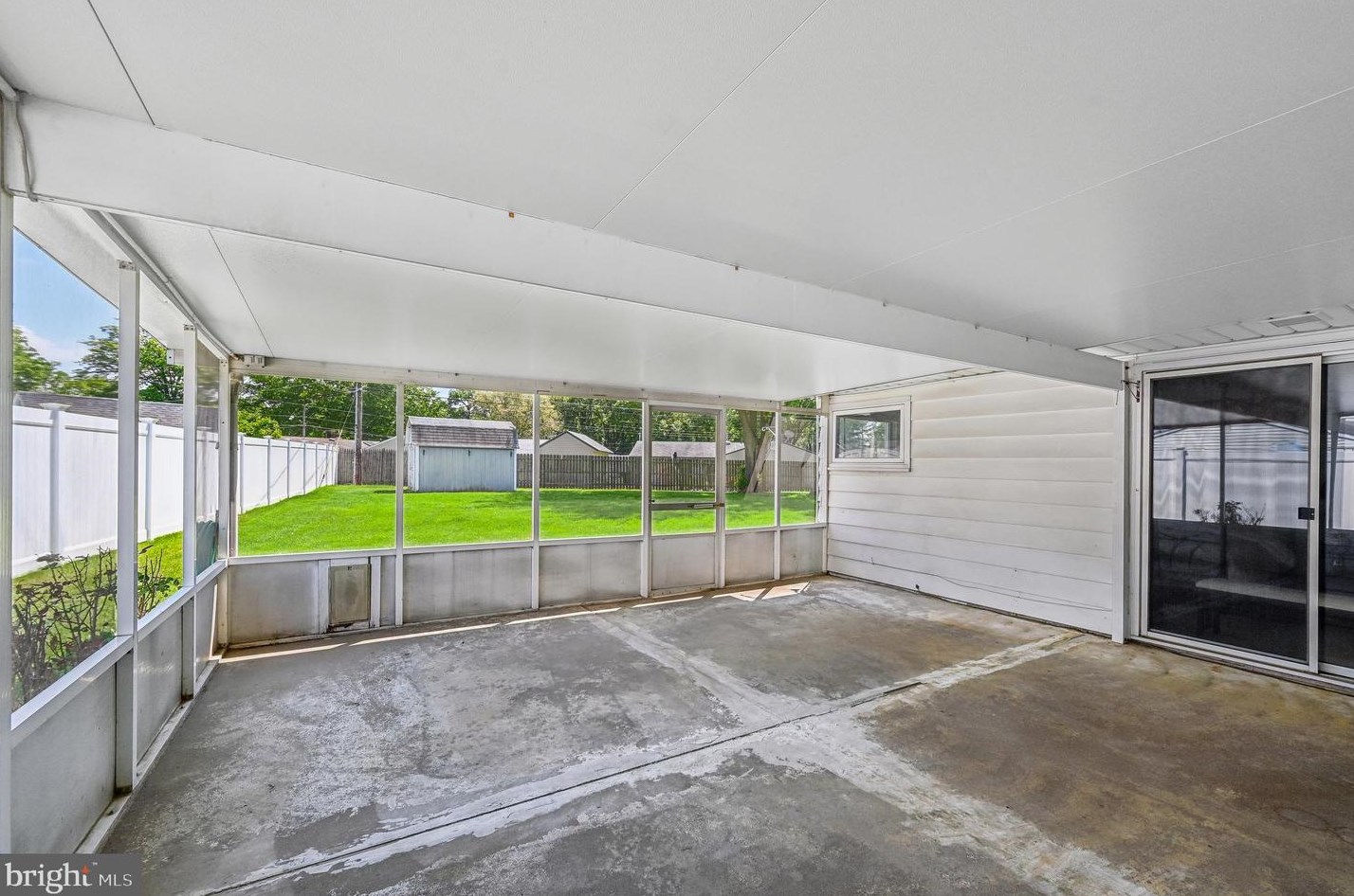 56 Timber Ln, Levittown PA 19054-2923 exterior