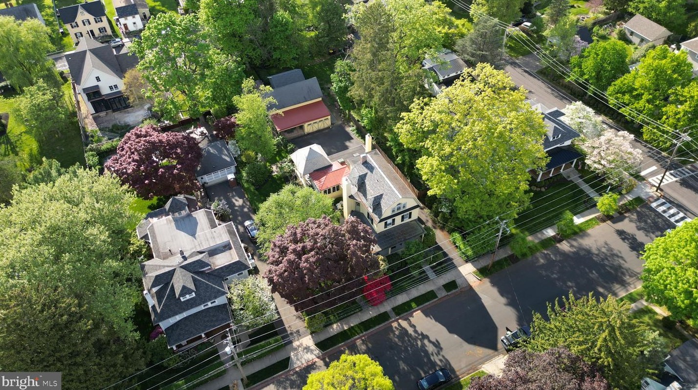 194 Chancellor St, Upper Makefield PA 18940-2108 exterior