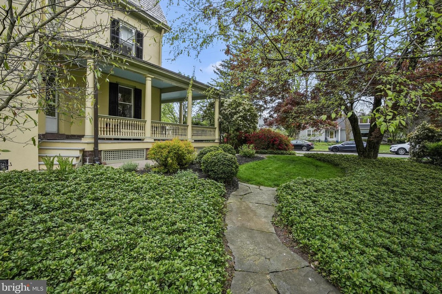 194 Chancellor St, Upper Makefield PA 18940-2108 exterior