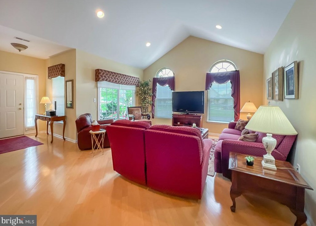 160 Shadybrook Dr, Langhorne PA 19047-8031 exterior