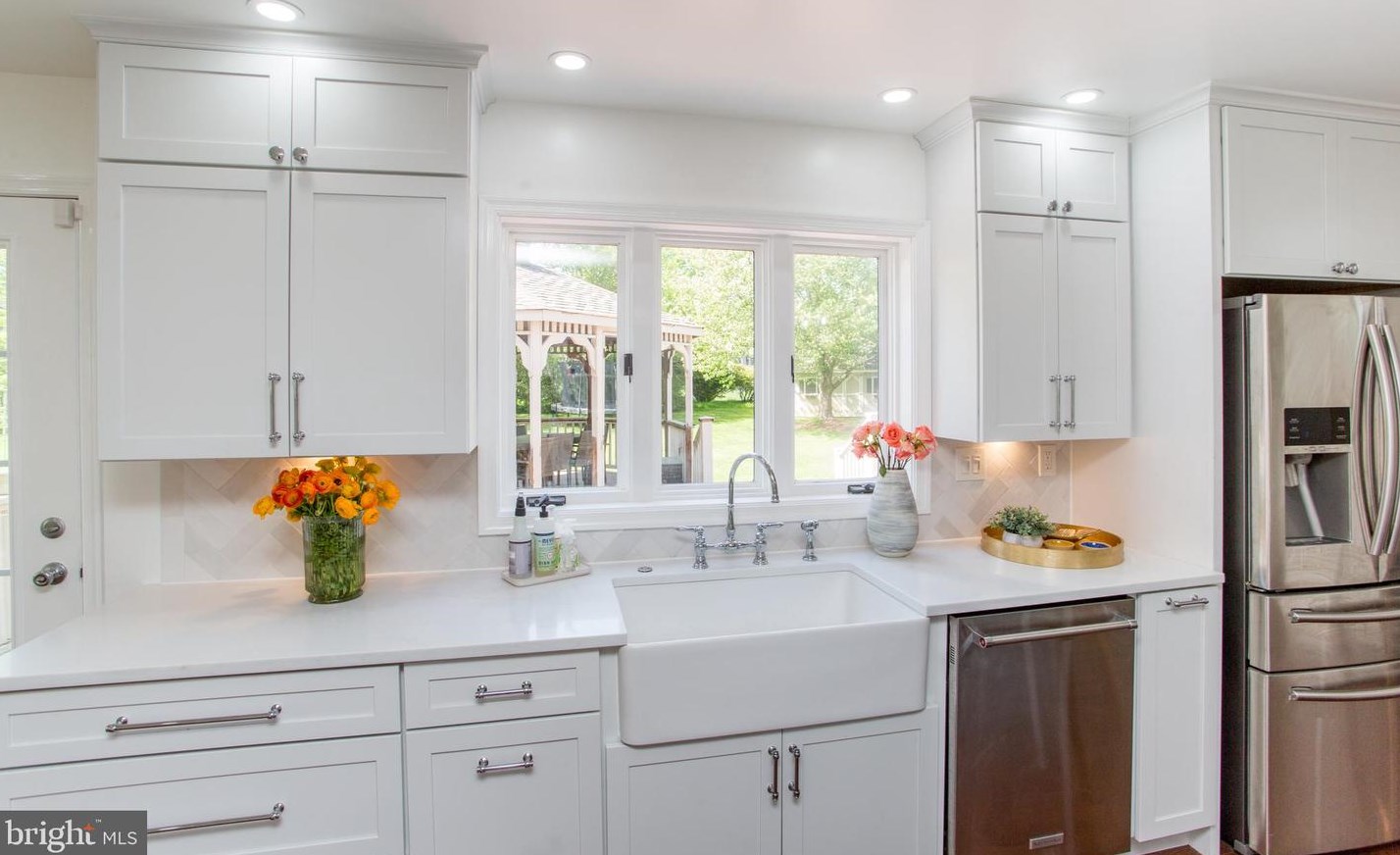 2018 Leedoms Dr, Upper Makefield PA 18940-9420 exterior