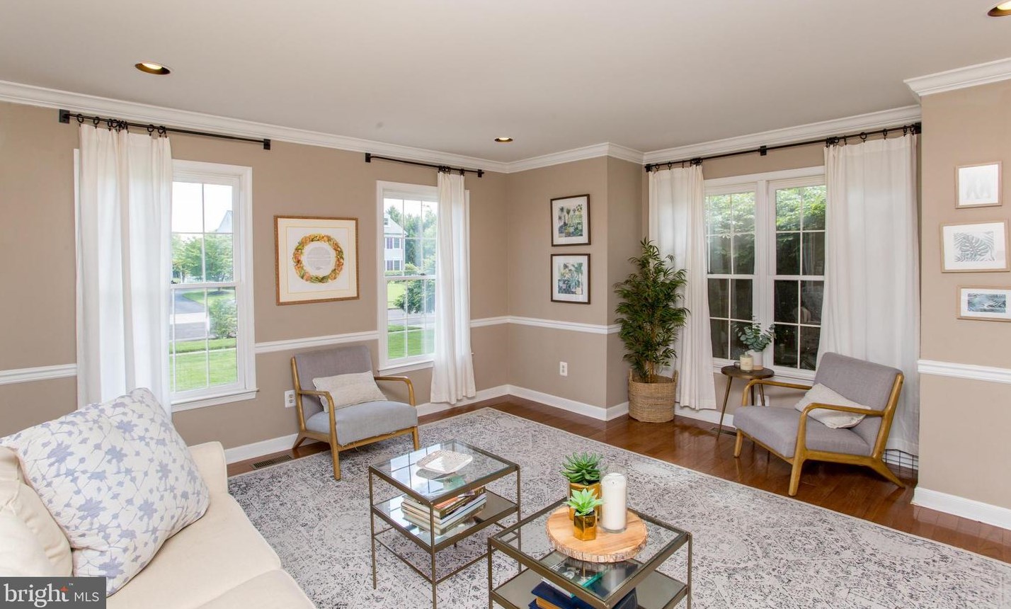 2018 Leedoms Dr, Upper Makefield PA 18940-9420 exterior