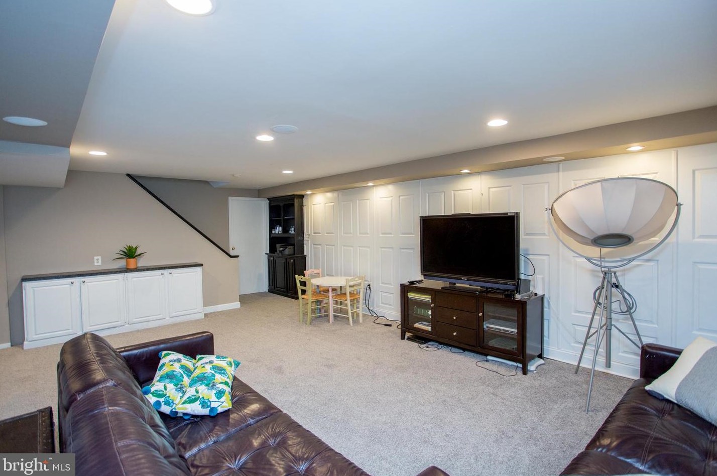 2018 Leedoms Dr, Upper Makefield PA 18940-9420 exterior