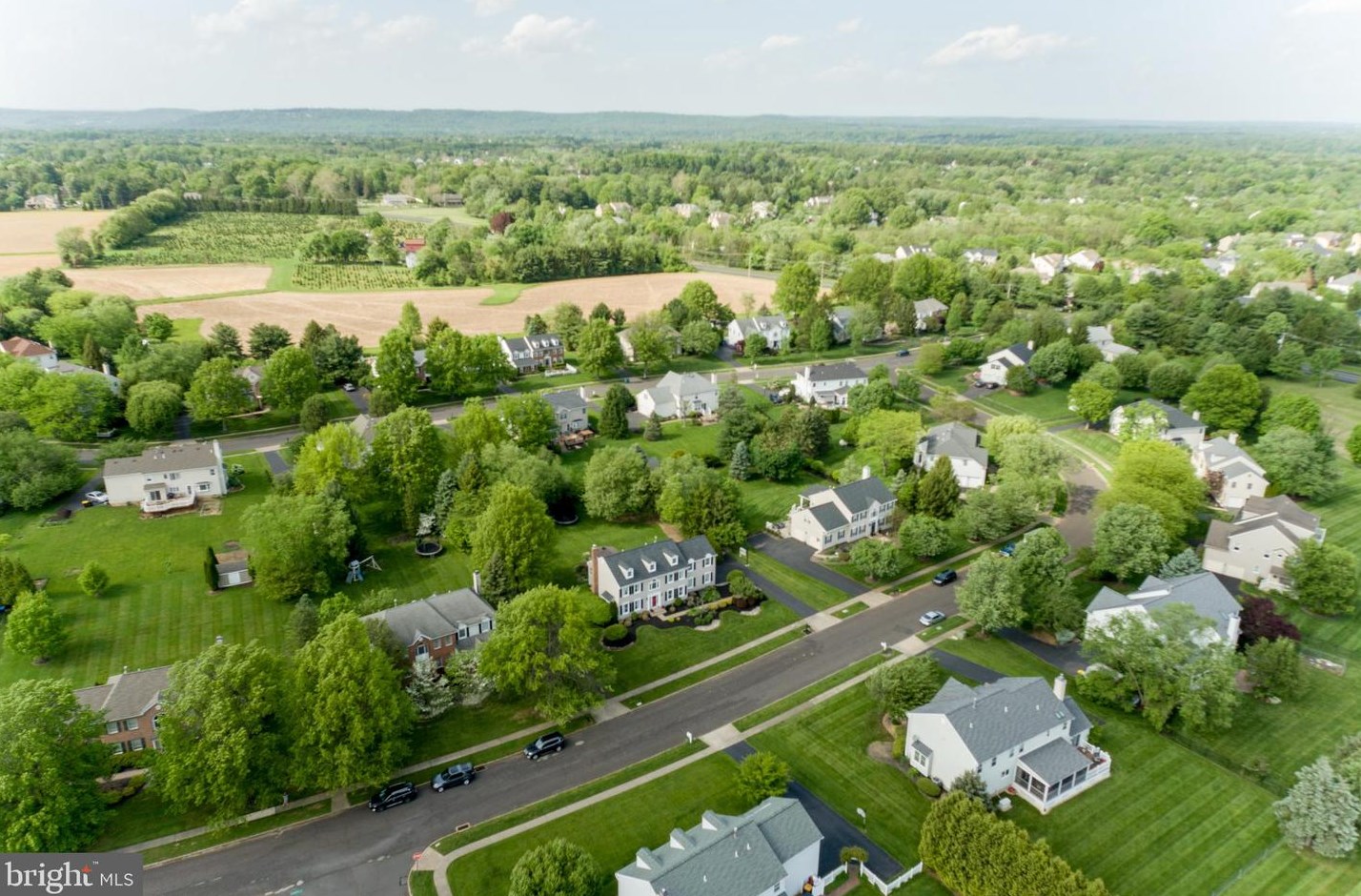 2018 Leedoms Dr, Upper Makefield PA 18940-9420 exterior