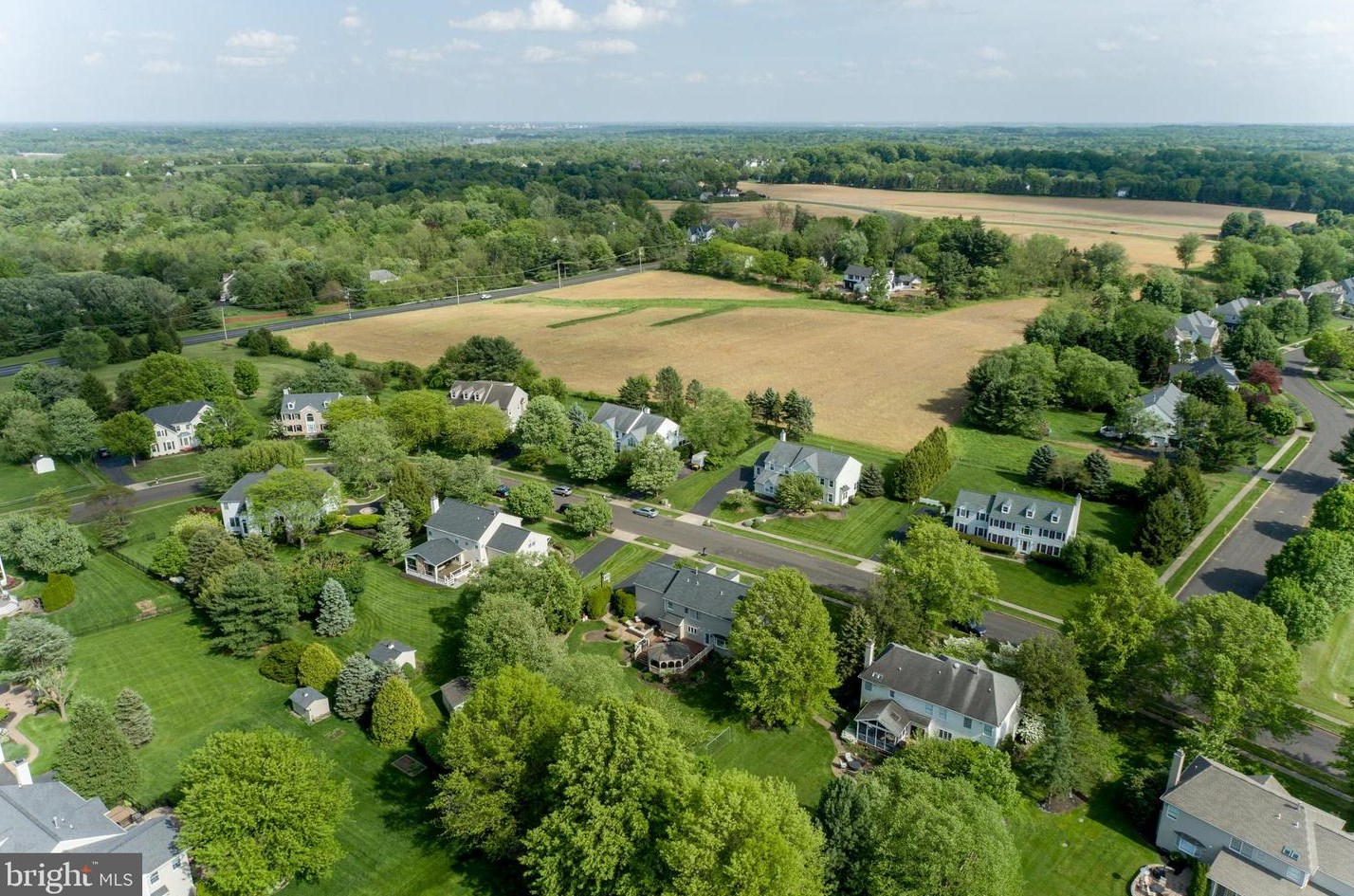 2018 Leedoms Dr, Upper Makefield PA 18940-9420 exterior