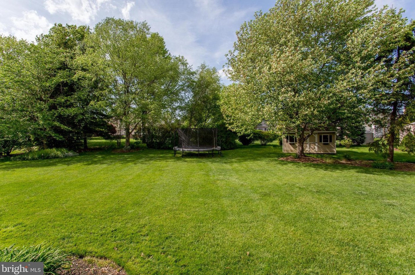 2018 Leedoms Dr, Upper Makefield PA 18940-9420 exterior