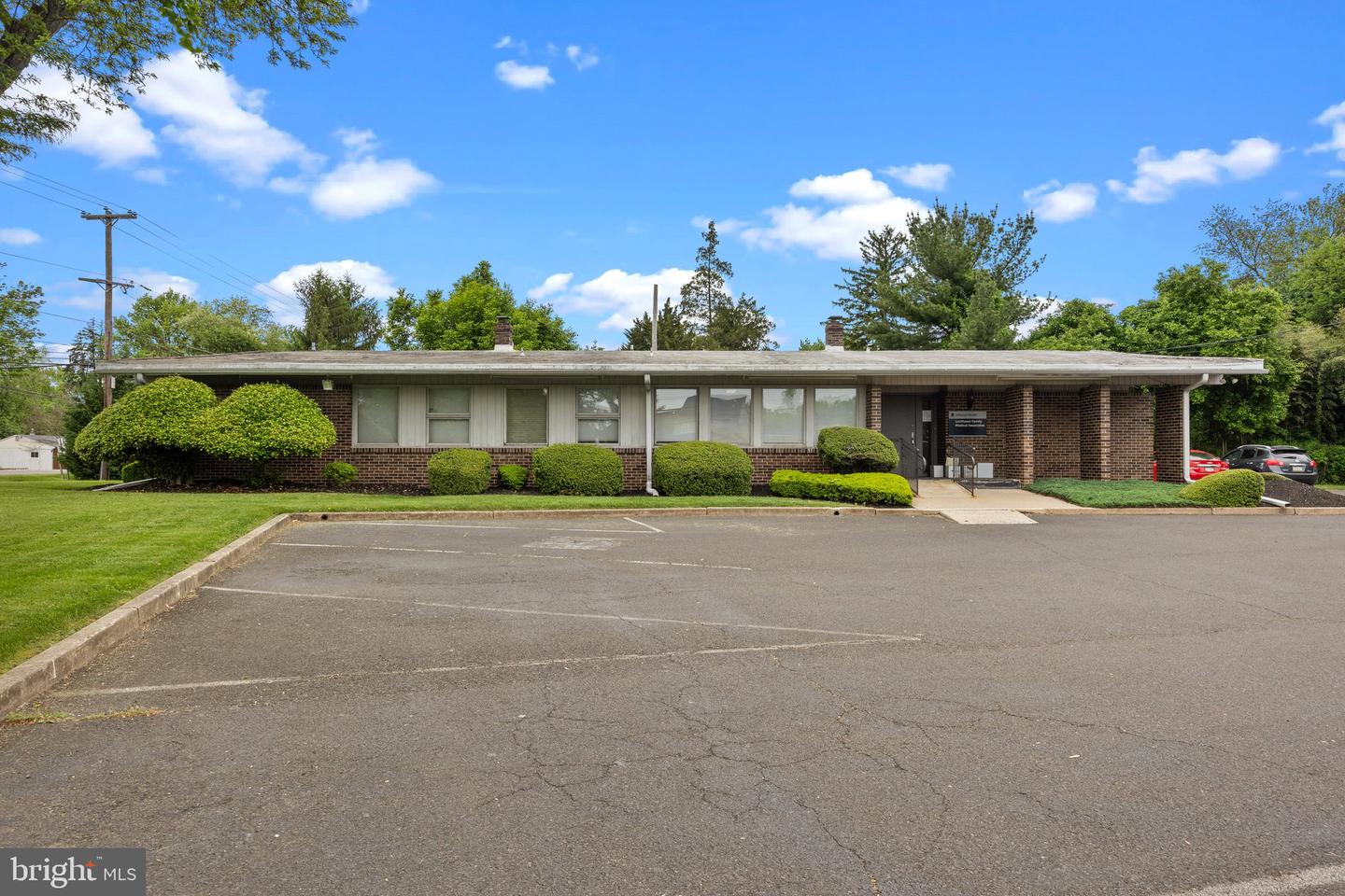 1310 Frosty Hollow Rd, Levittown, PA 19056 MLS PABU2070696 Coldwell