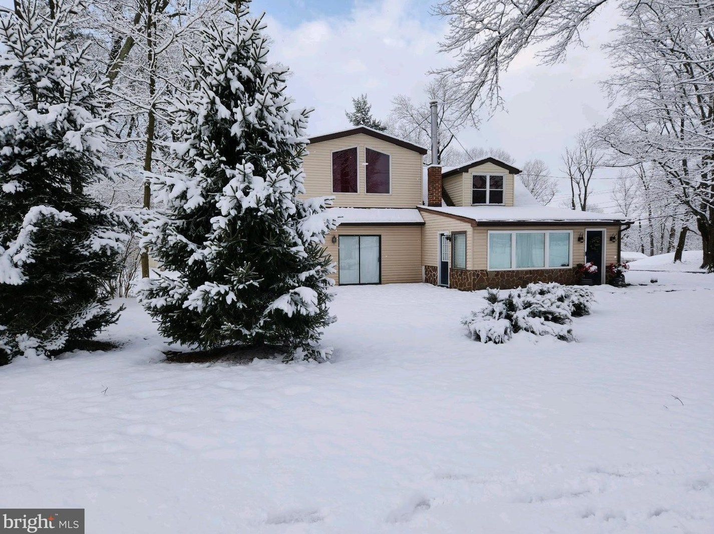 6 Neshaminy Ave, Upper Makefield PA  18940-9647 exterior