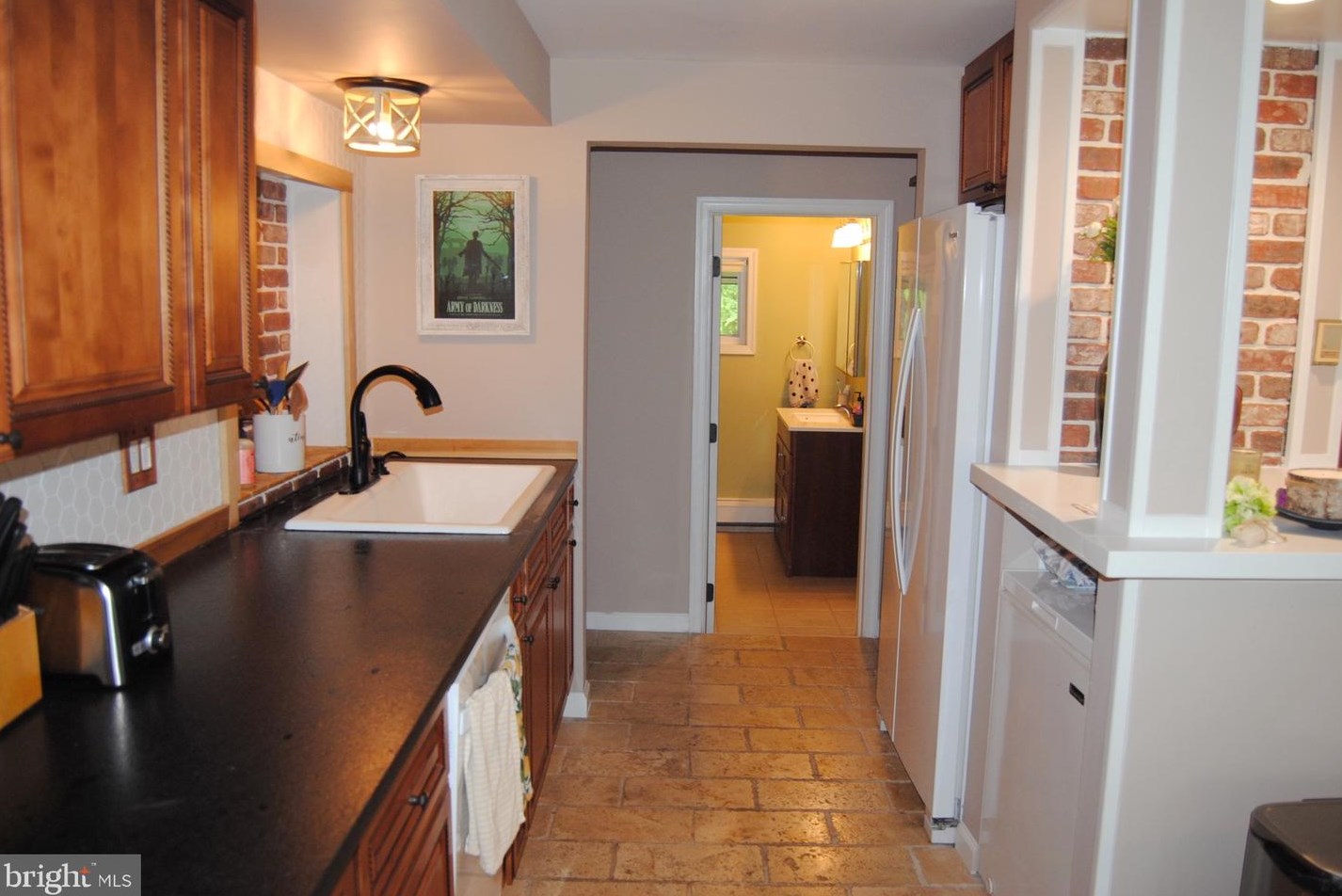 6 Neshaminy Ave, Upper Makefield PA  18940-9647 exterior