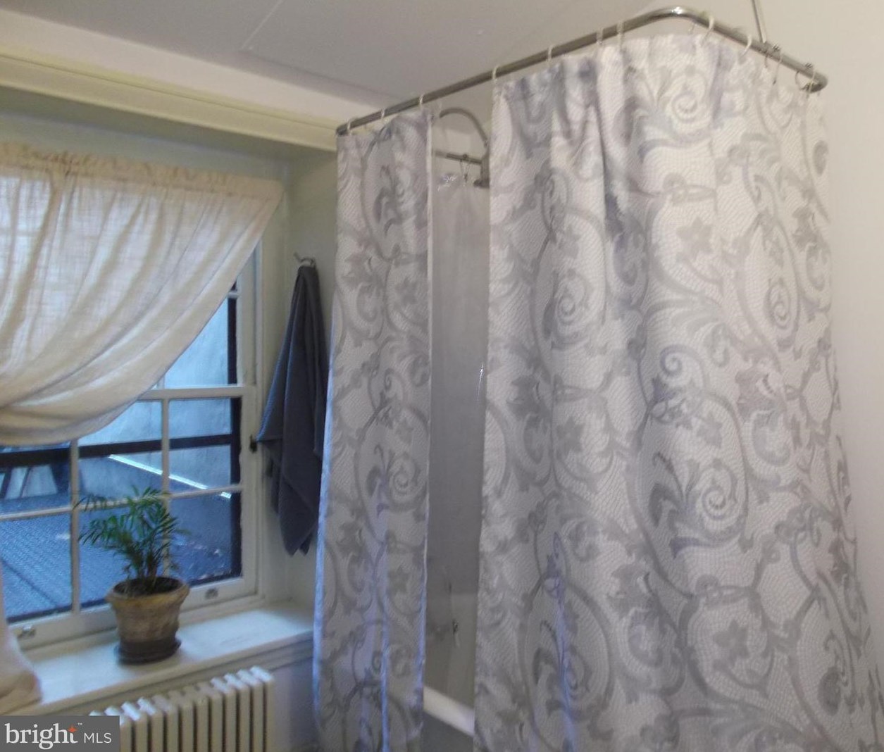 74 State St, Gardenville PA  exterior