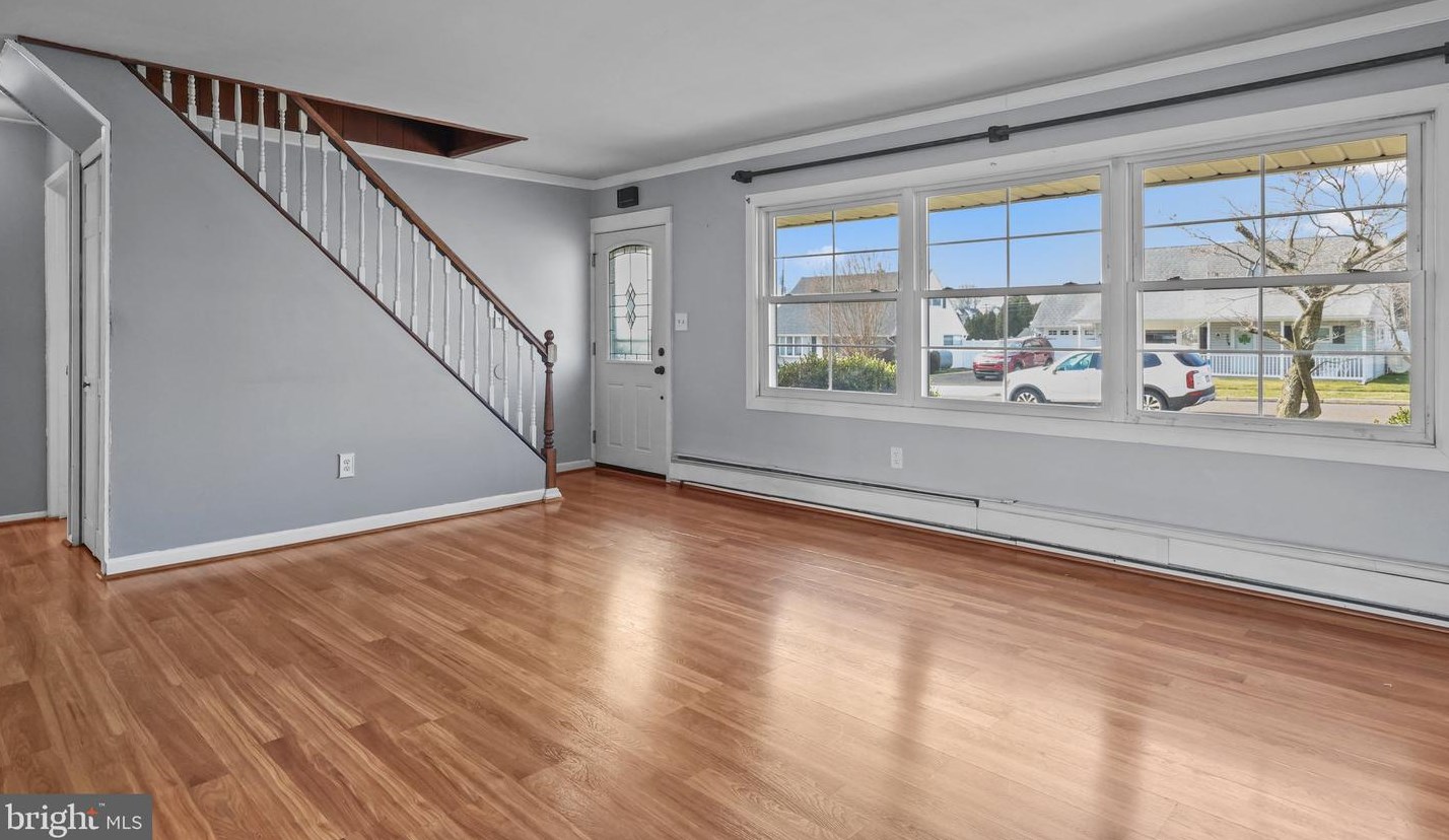 30 Conifer Rd, Levittown PA 19057-1718 exterior