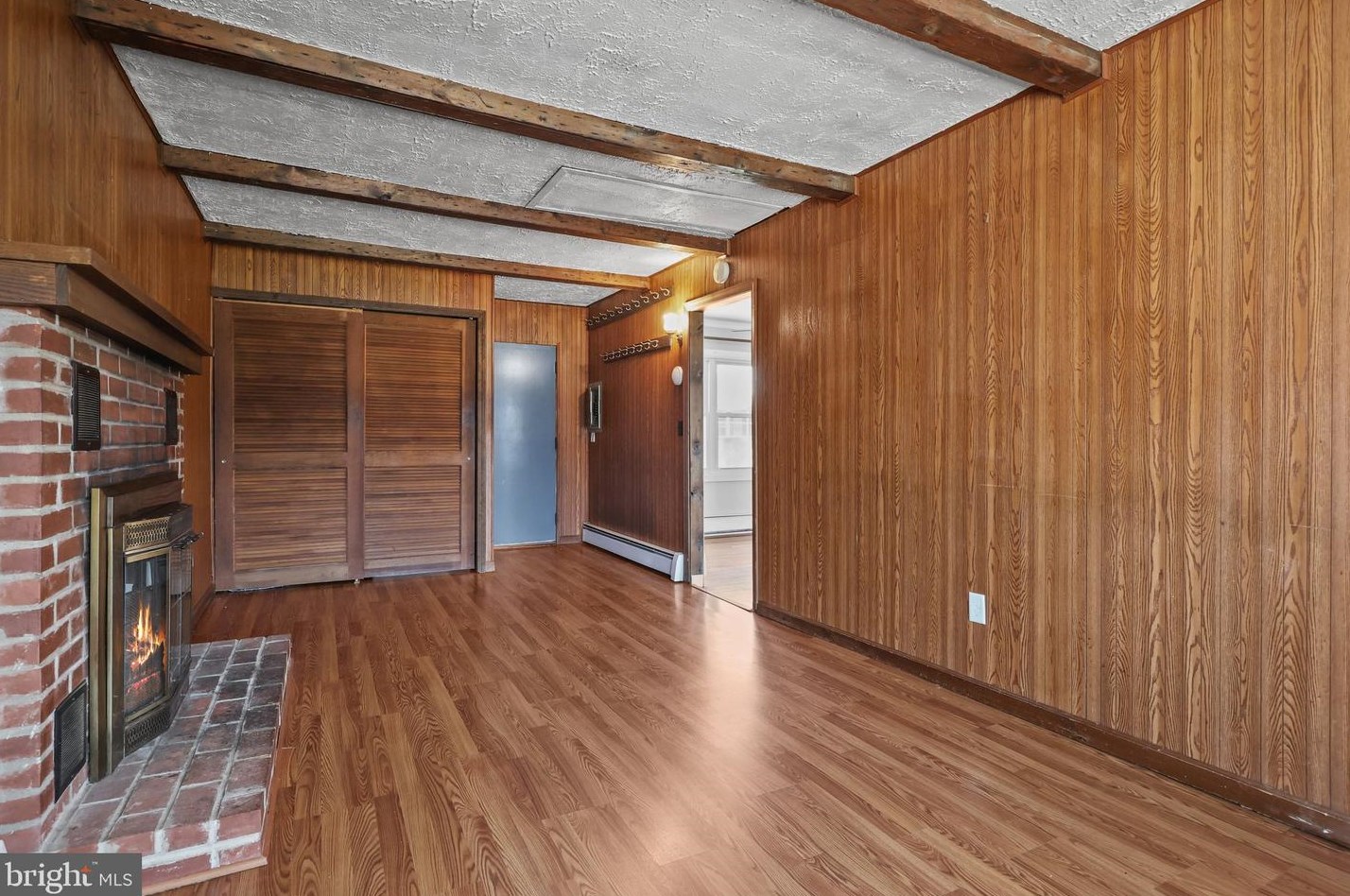 30 Conifer Rd, Levittown PA 19057-1718 exterior