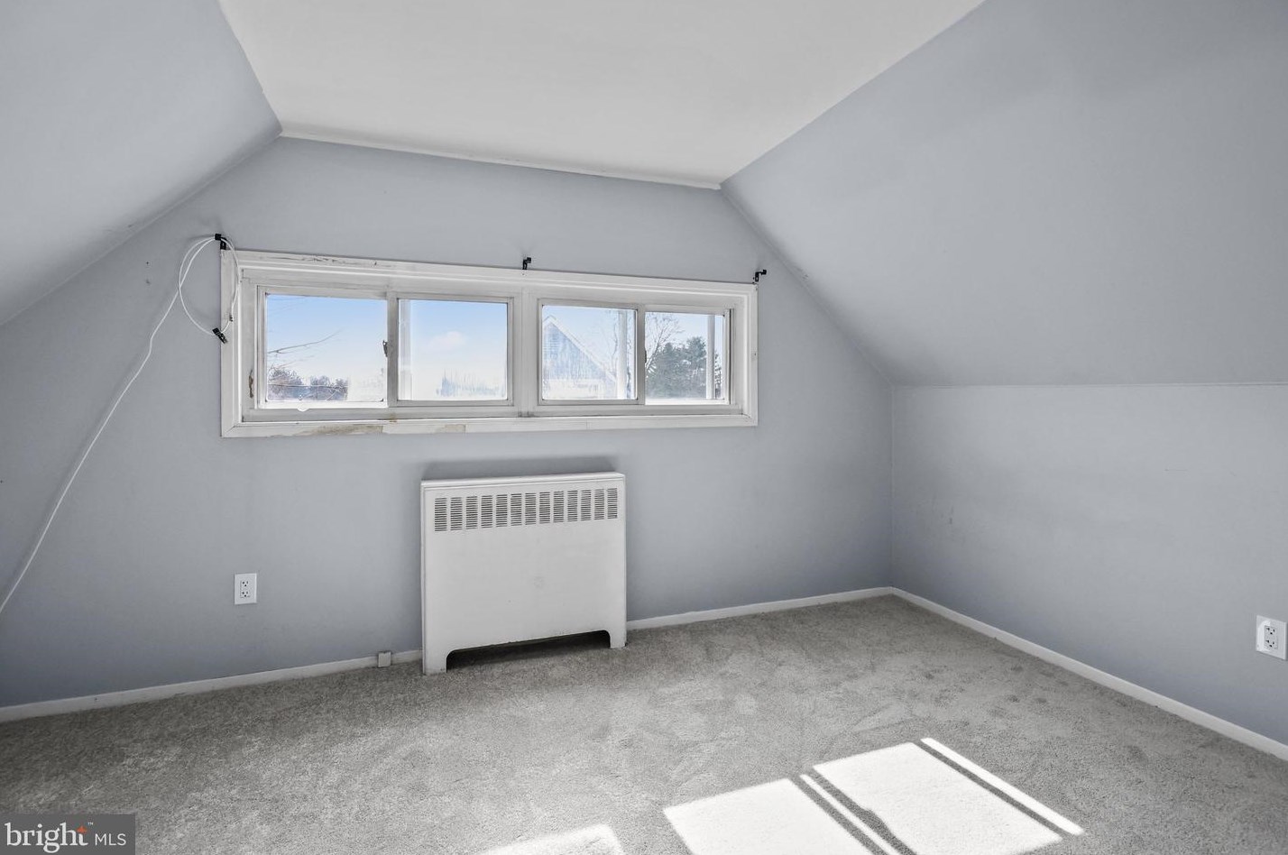 30 Conifer Rd, Levittown PA 19057-1718 exterior