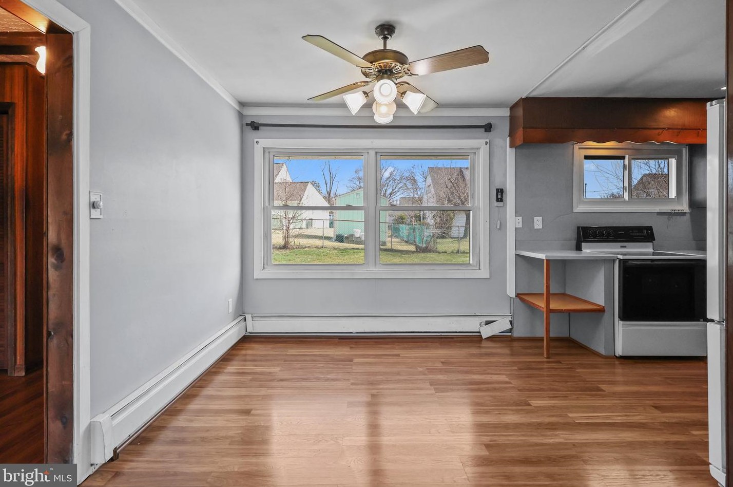 30 Conifer Rd, Levittown PA 19057-1718 exterior