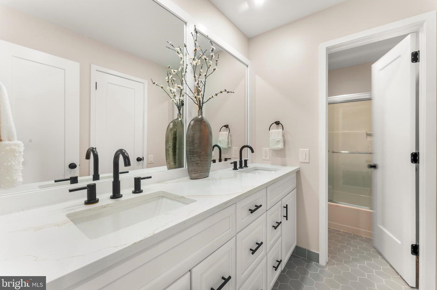 152 Liberty St, Upper Makefield PA 18940-2023 exterior