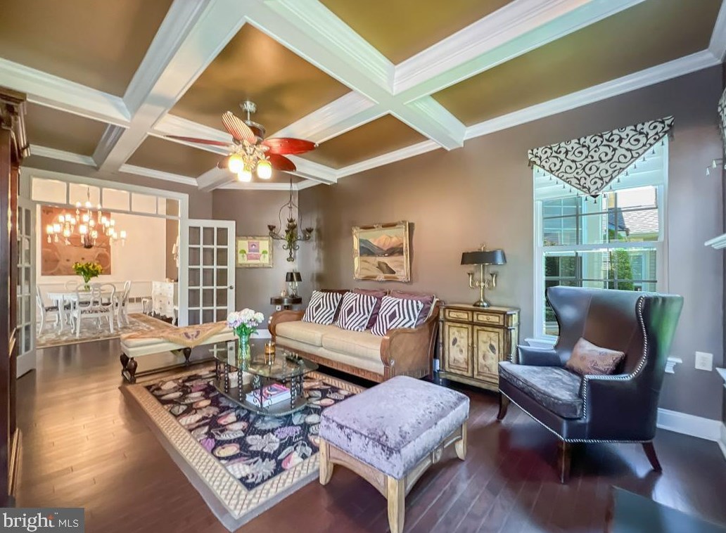 284 Willow Dr, Upper Makefield PA 18940-2453 exterior