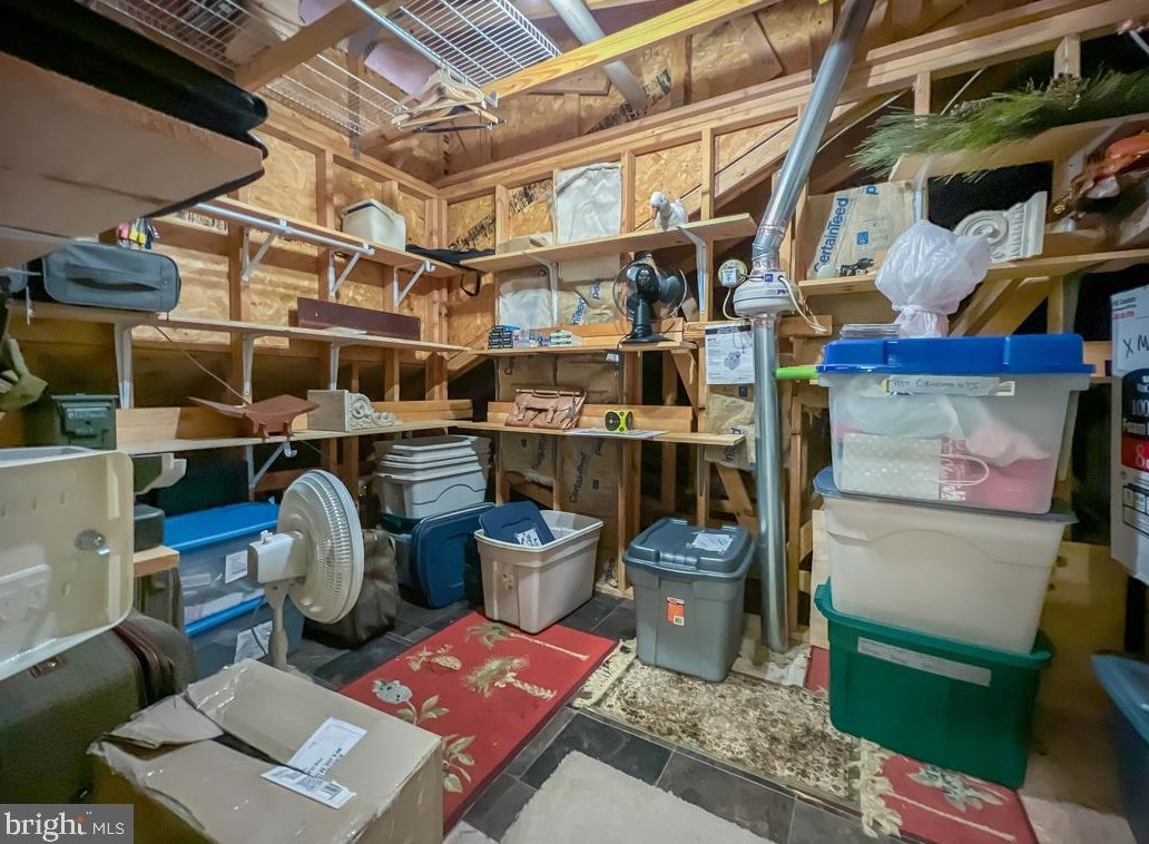 284 Willow Dr, Upper Makefield PA 18940-2453 exterior