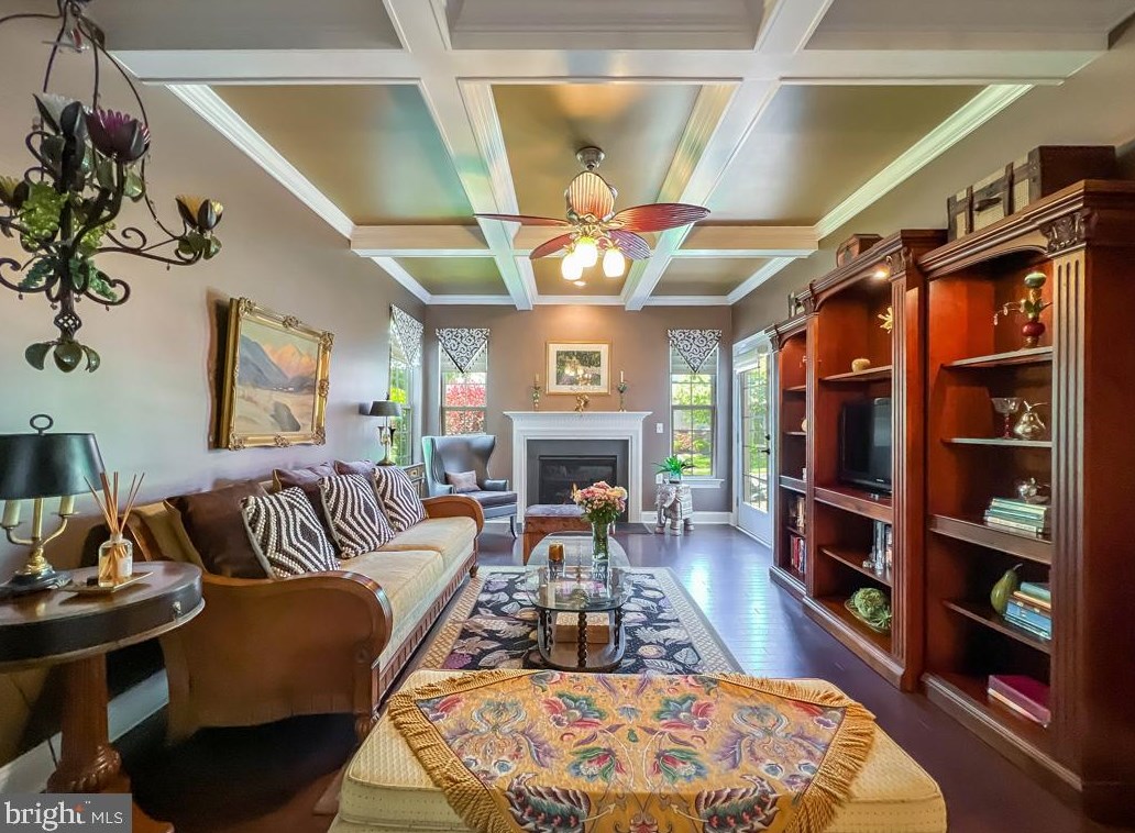 284 Willow Dr, Upper Makefield PA 18940-2453 exterior