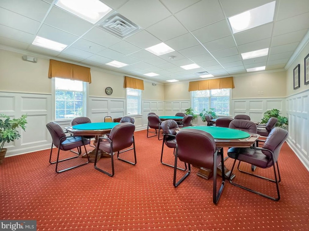 284 Willow Dr, Upper Makefield PA 18940-2453 exterior