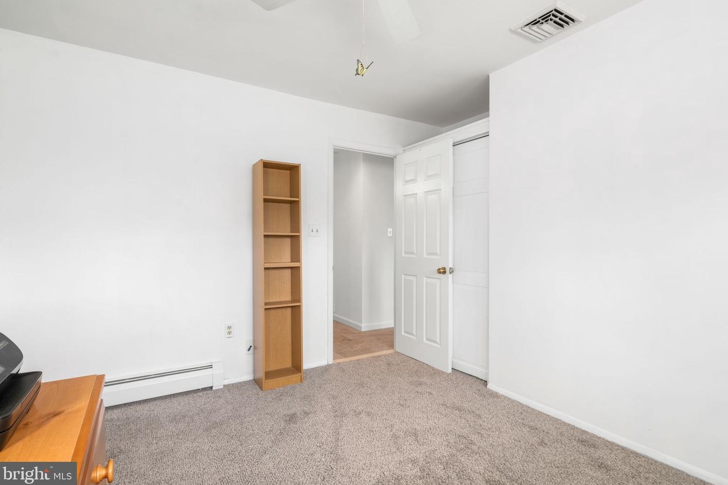 3 Pleasant Ln, Levittown PA  19054-3711 exterior