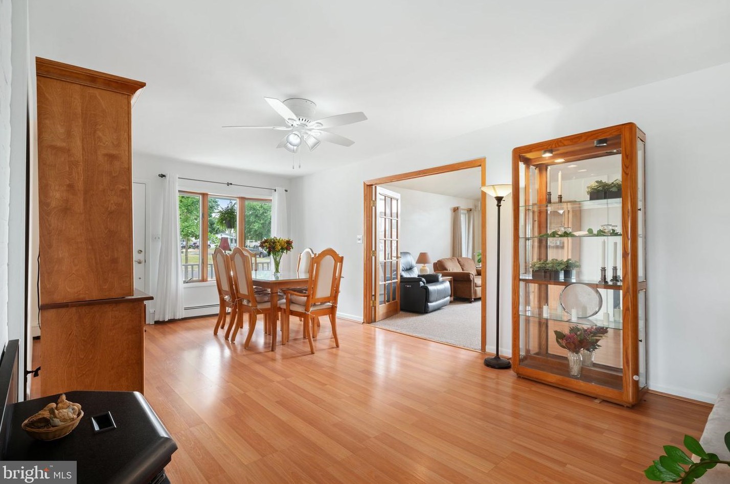 3 Pleasant Ln, Levittown PA  19054-3711 exterior