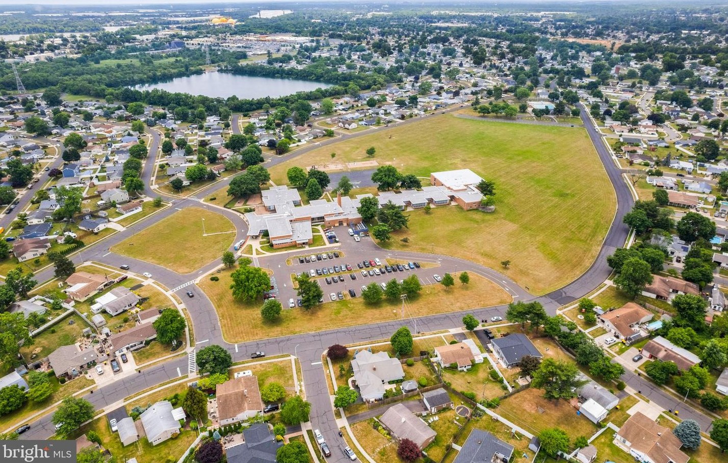 3 Pleasant Ln, Levittown PA  19054-3711 exterior