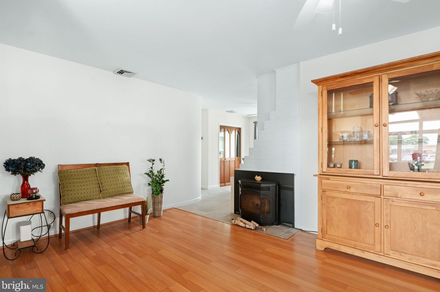 3 Pleasant Ln, Levittown PA  19054-3711 exterior