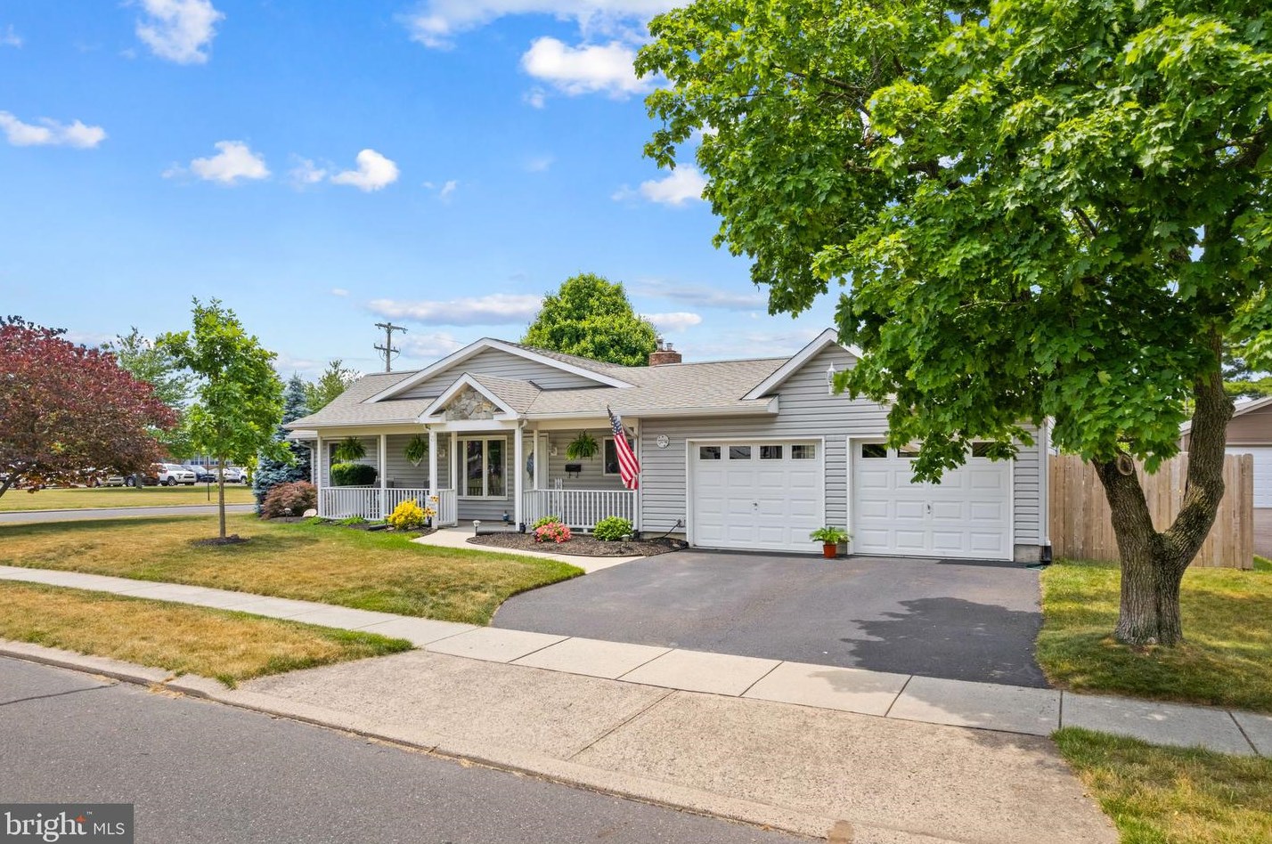 3 Pleasant Ln, Levittown PA  19054-3711 exterior