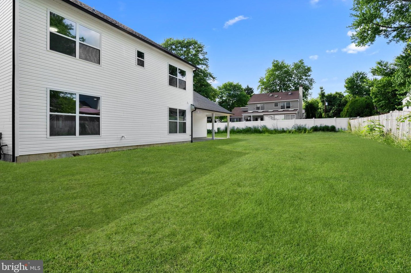 825 Elm Ave, Langhorne PA  19047-5947 exterior