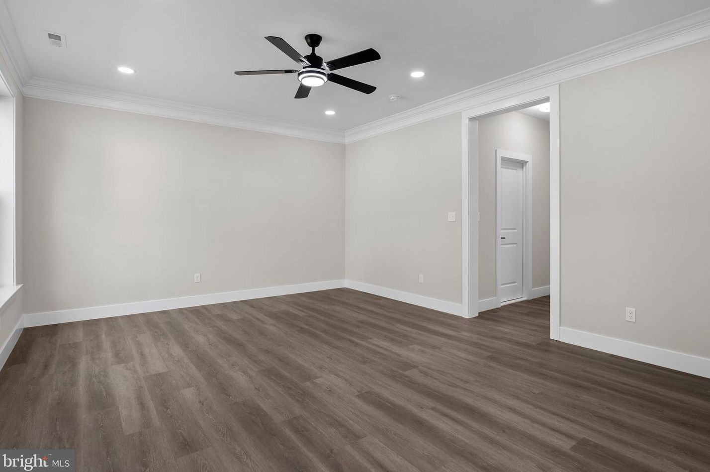 825 Elm Ave, Langhorne PA  19047-5947 exterior