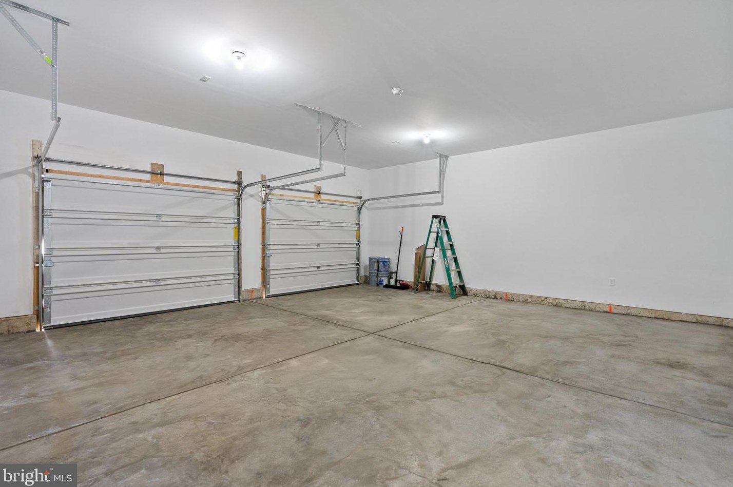 825 Elm Ave, Langhorne PA  19047-5947 exterior