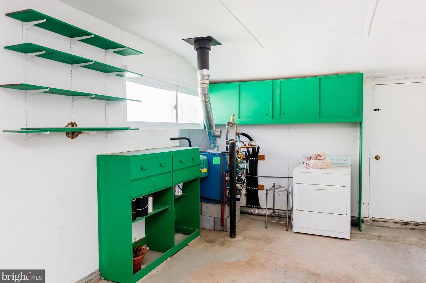 12 Vase Ln, Levittown PA 19054-1203 exterior