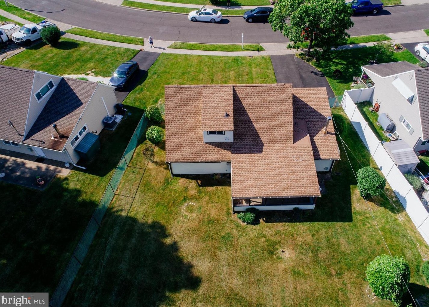 12 Vase Ln, Levittown PA 19054-1203 exterior