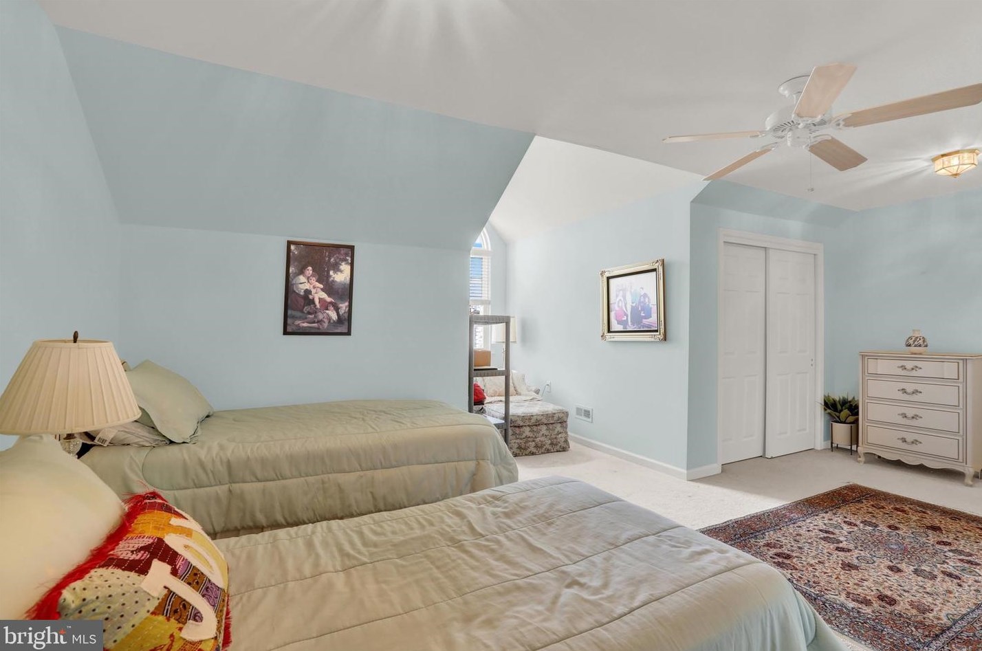 264 Willow Dr, Upper Makefield PA 18940-2447 exterior