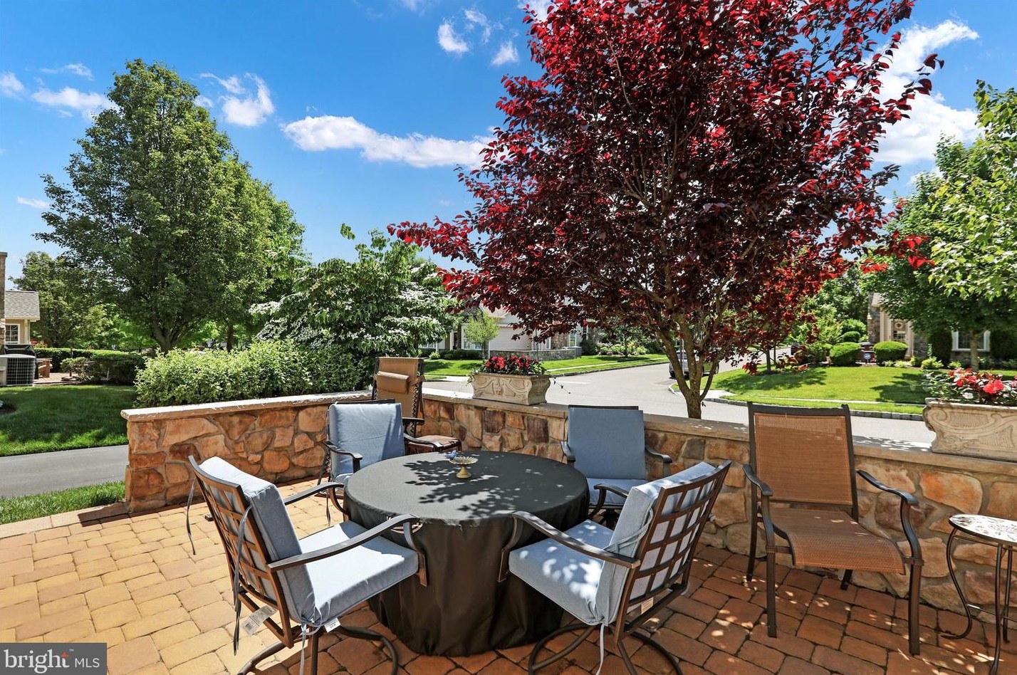 264 Willow Dr, Upper Makefield PA 18940-2447 exterior