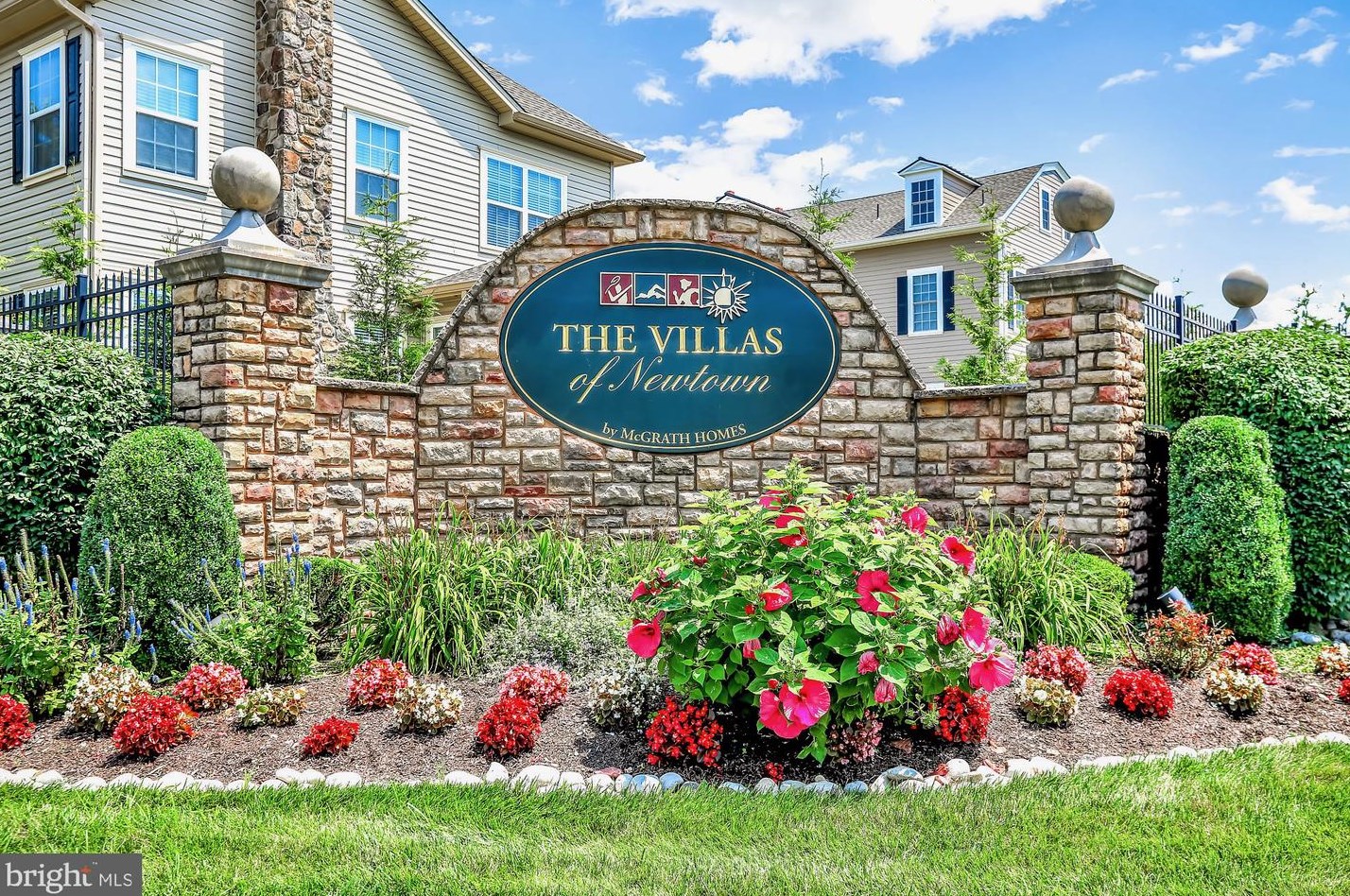 264 Willow Dr, Upper Makefield PA 18940-2447 exterior