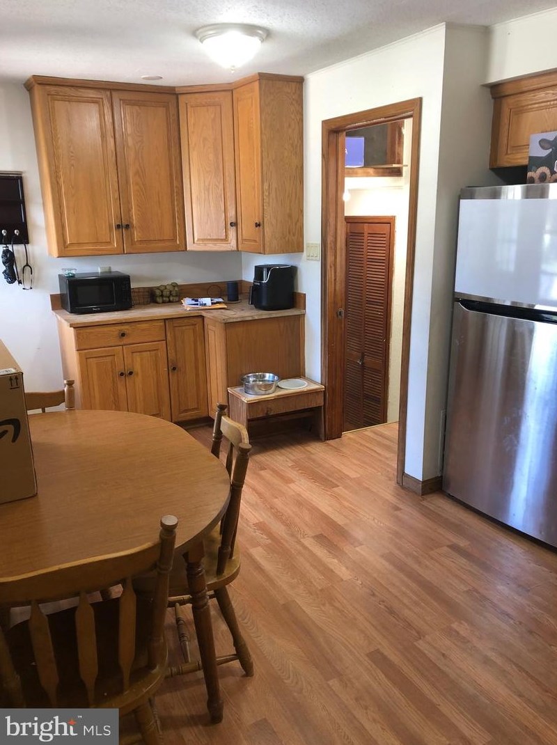 92 Penn Ln, Levittown PA 19054-2513 exterior