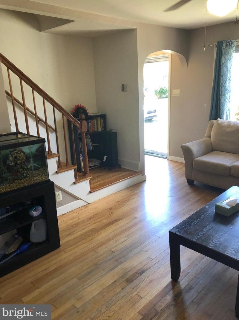 92 Penn Ln, Levittown PA 19054-2513 exterior