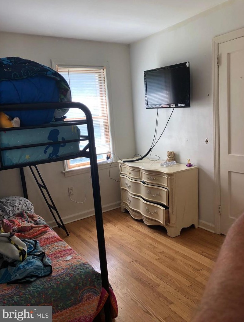 92 Penn Ln, Levittown PA 19054-2513 exterior