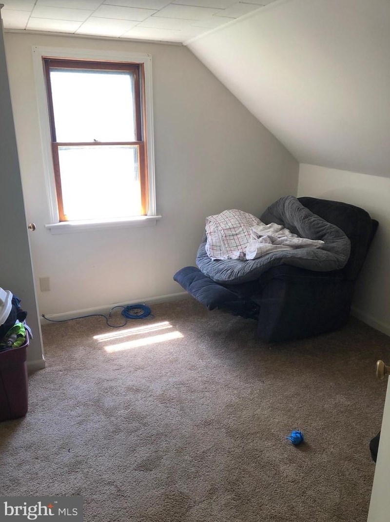 92 Penn Ln, Levittown PA 19054-2513 exterior