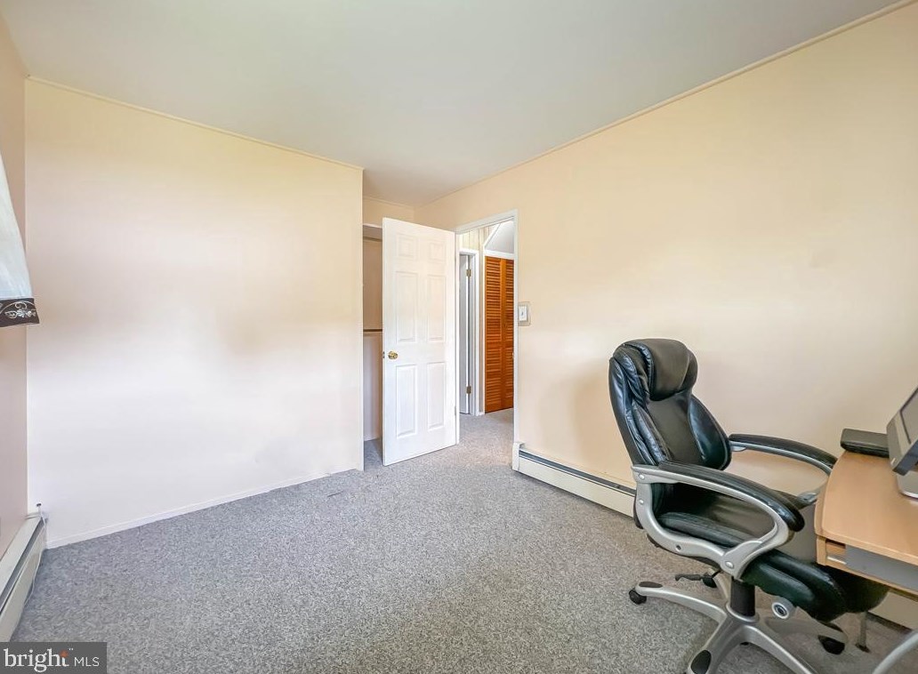 88 Kraft Ln, Levittown PA  19055-2412 exterior