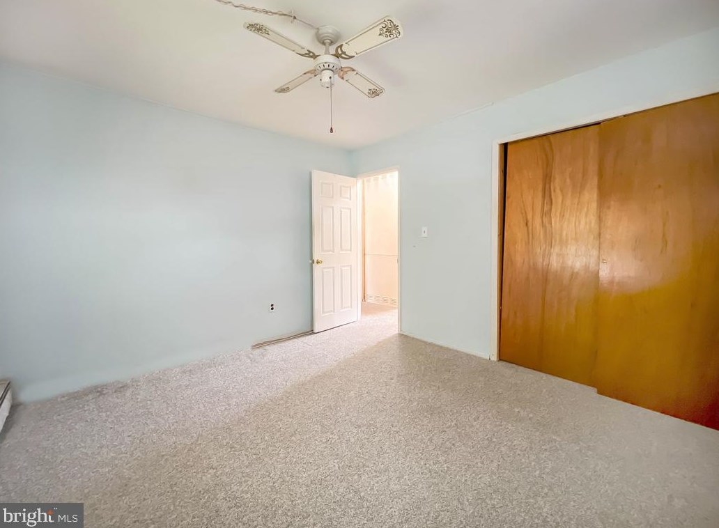 88 Kraft Ln, Levittown PA  19055-2412 exterior