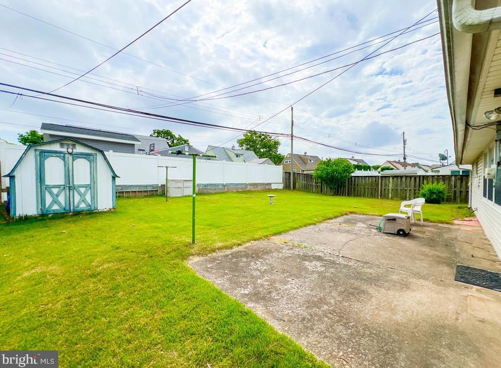 88 Kraft Ln, Levittown PA  19055-2412 exterior