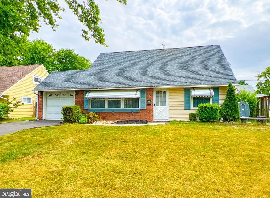 88 Kraft Ln, Levittown PA  19055-2412 exterior