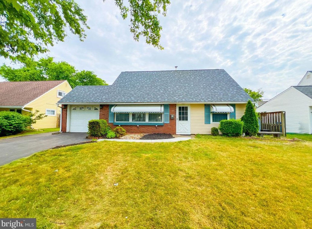 88 Kraft Ln, Levittown PA  19055-2413 exterior