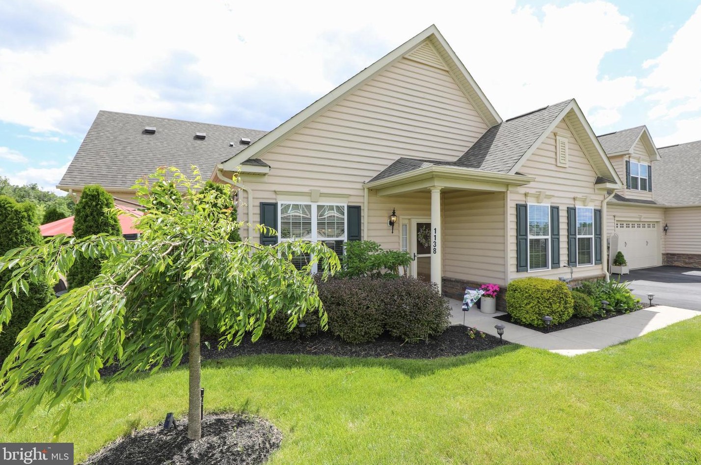 1138 Arbour Ln, Quakertown PA 18951-2861 exterior