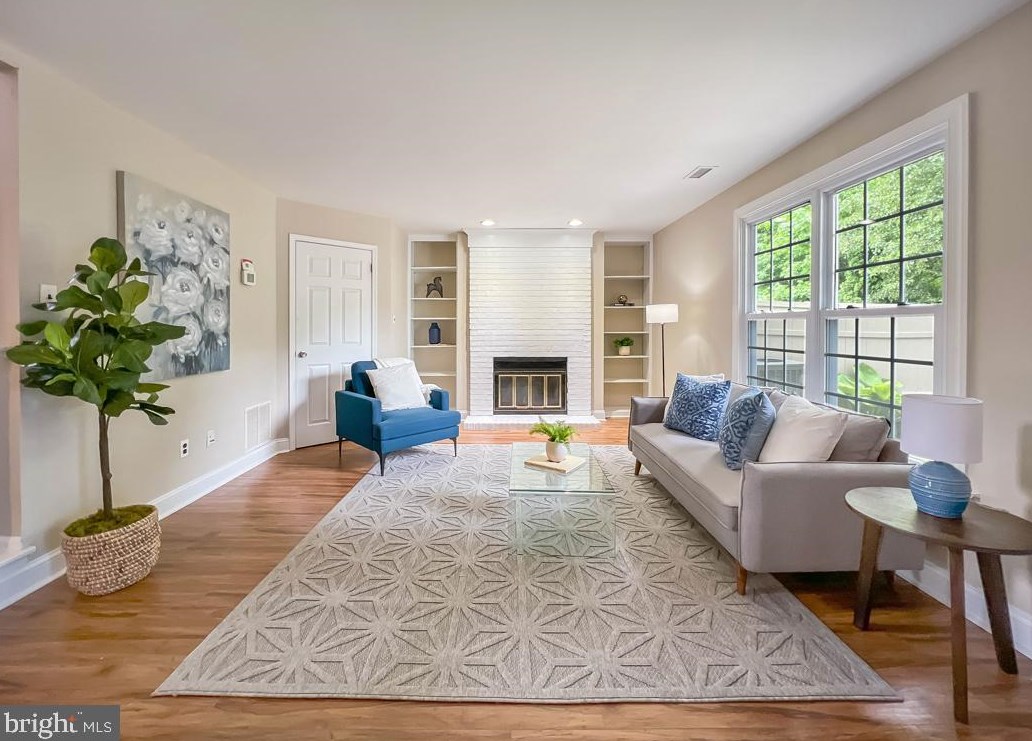 1391 Violetwood Ct, Yardley PA 19067-6413 exterior